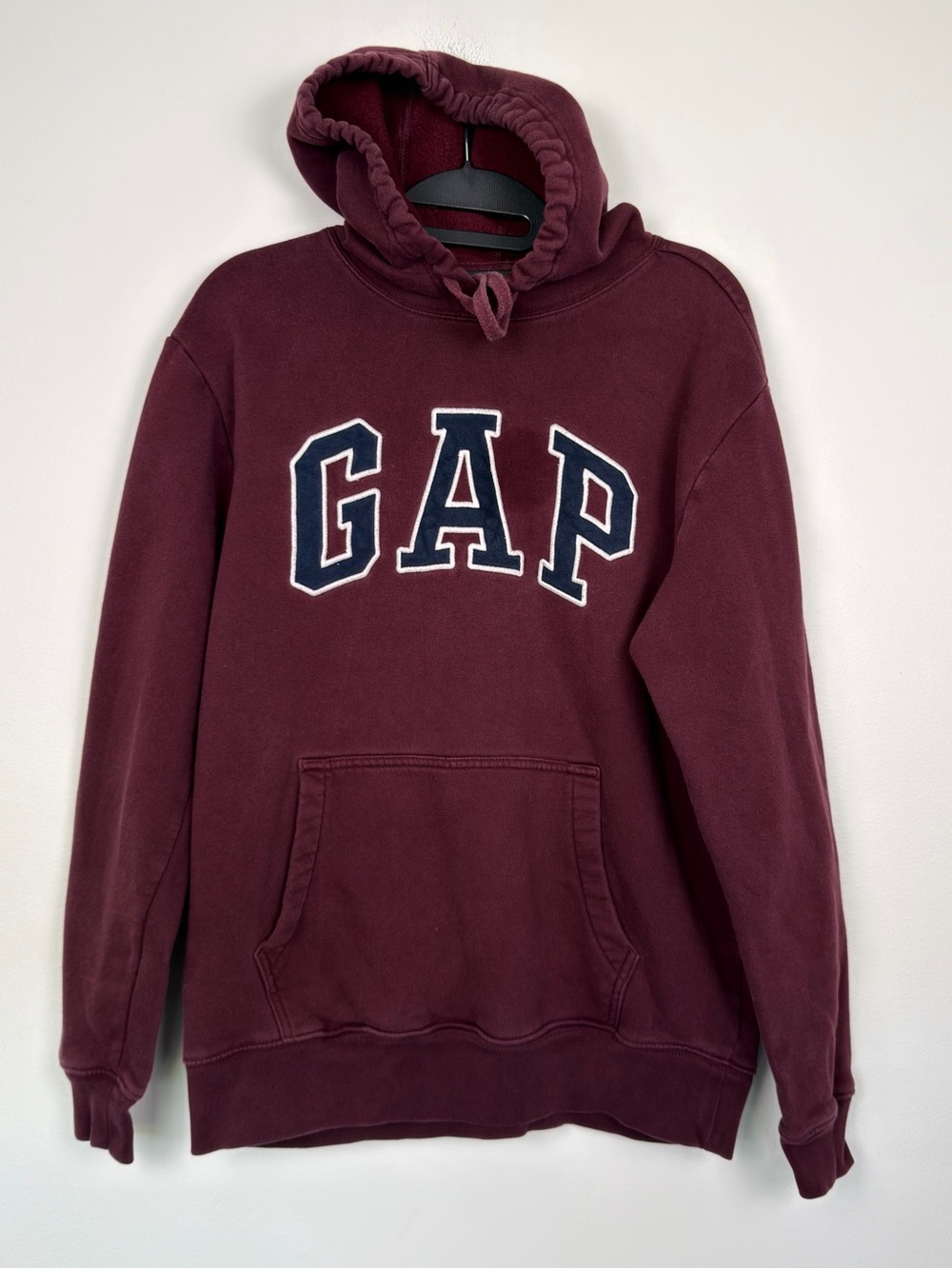 GAP Small Burgundy Maroon Arch Logo Pullover Fleece Hoodie